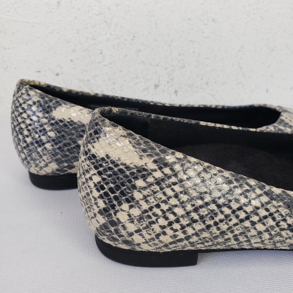 Vionic Caballo Snake Print Leather Pointed Shoes - image 4